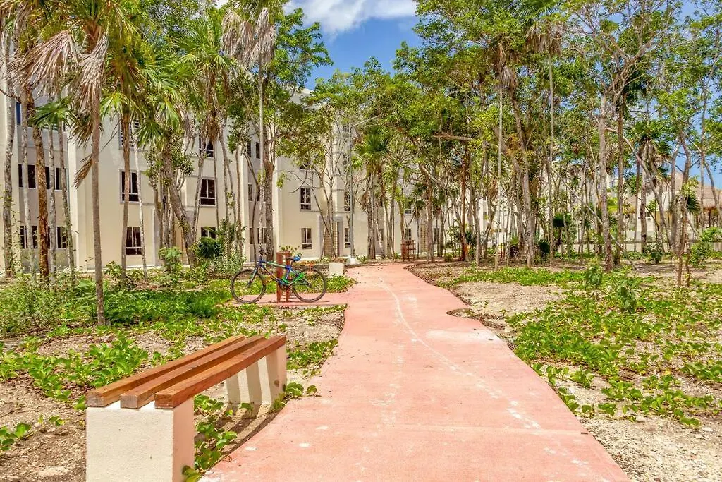 Cozy Tulum Oasis: 2-Bedroom W/ Pool Apartment